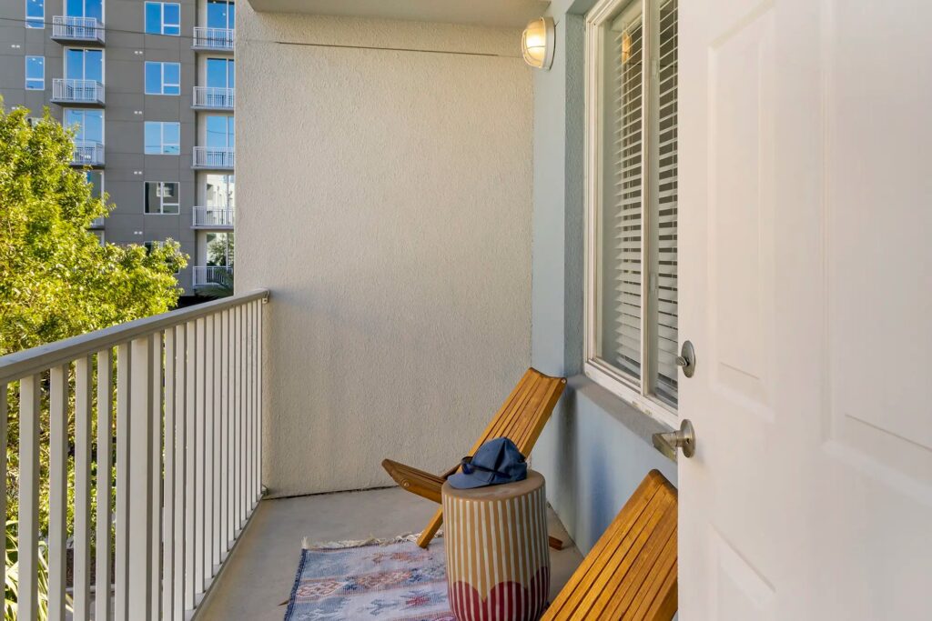 Out side balcony area